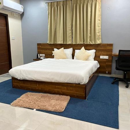 Beach Town Hotel วิสาขปัตนัม ภายนอก รูปภาพ