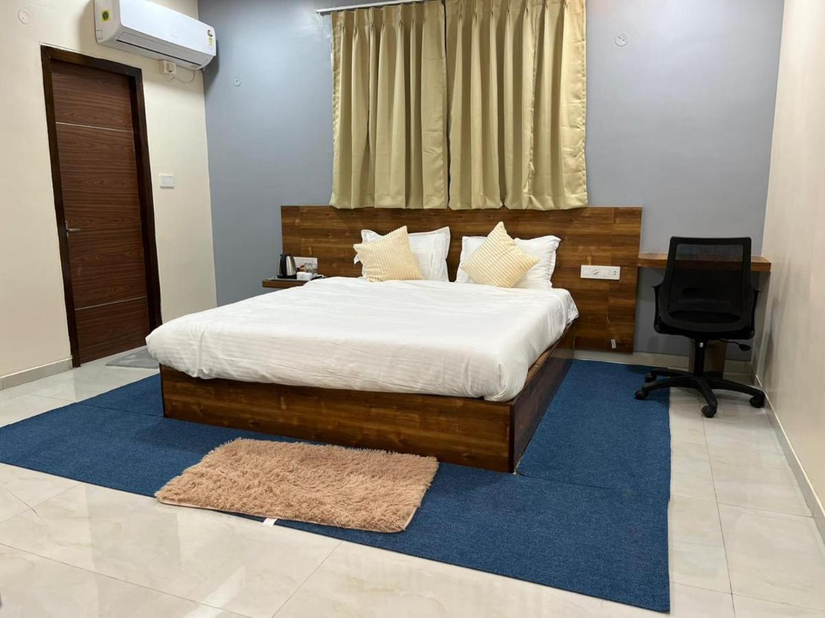Beach Town Hotel วิสาขปัตนัม ภายนอก รูปภาพ