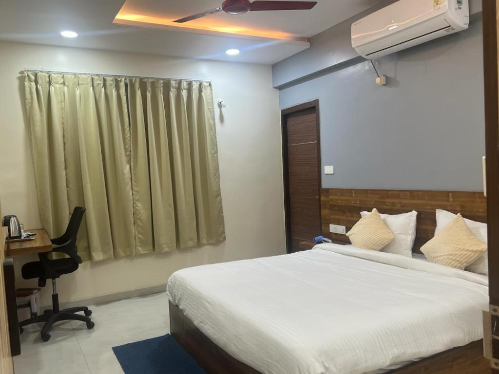 Beach Town Hotel วิสาขปัตนัม ภายนอก รูปภาพ