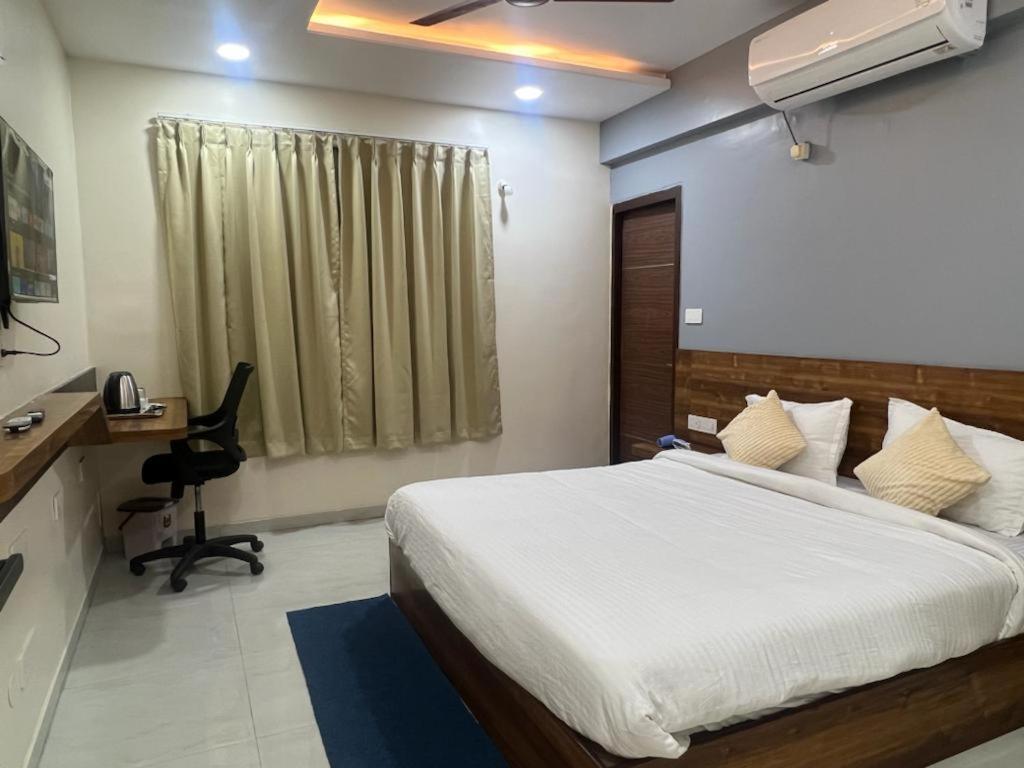 Beach Town Hotel วิสาขปัตนัม ภายนอก รูปภาพ